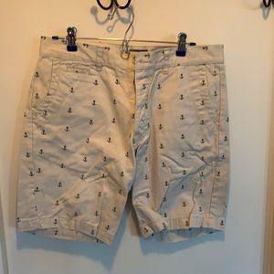 White primark khaki shorts